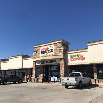 Fuel Maxx strip-center storefront